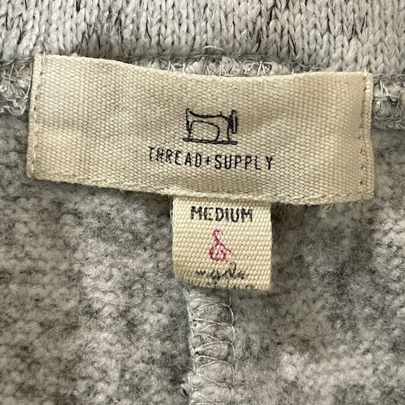 THREAD & Supply Light Heather Gray Fleece Joggers Medium Excellent Condition - Picture 5 of 8